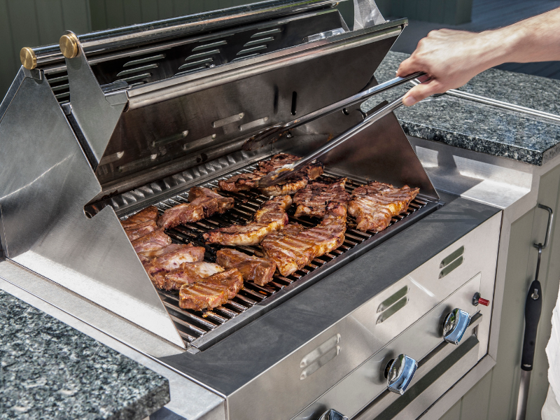 What to Look for in a High-End Outdoor Grill: A Premium Buyer's Guide